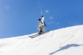 米兰体育官网-年轻选手心态稳定，大赛发挥不怯场，年轻选手心态稳定,大赛发挥不怯场的原因